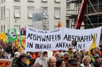 Teilnehmer der Anti-Atom-Demo in Berlin