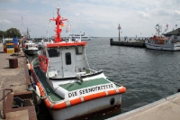 Seenotrettungskreuzer im Hafen von Vitte
