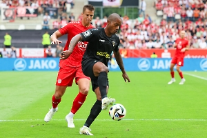 Charlison Benschop Rot-Weiss Essen - Alemannia Aachen Spielfotos 03.08.2024