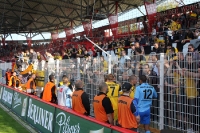 Enttäuschte Fans von Alemannia Aachen nach der 0:2-Niederlage bei Union Berlin
