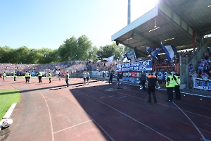 MSV Fans jubeln über Derbysieg in Oberhausen 