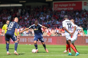 Malek Fakhro Rot Weiß Oberhausen - MSV Duisburg Spielfotos 10.08.2024