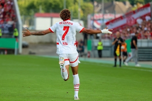 Torjubel Antonio Nusa Rot-Weiss Essen - RB Leipzig Spielfotos 