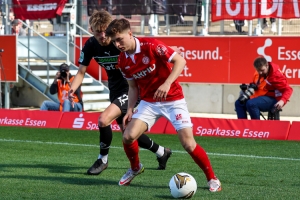 Sandro Plechaty, Phil Kemper Rot-Weiss Essen vs. Borussia Mönchengladbach U23 Spielfotos 16-04-2022