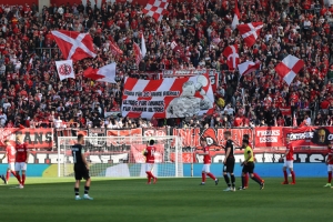 Biersa Banner Rot-Weiss Essen Fans gegen Borussia Mönchengladbach U23 Spielfotos 16-04-2022