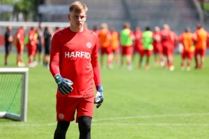 Felix Wienand Rot-Weiss Essen erstes öffentliches Training 16.06.2022