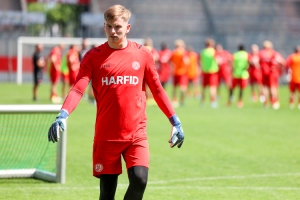 Felix Wienand Rot-Weiss Essen erstes öffentliches Training 16.06.2022