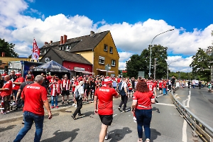 Fanmarsch Rot-Weiss Essen Fans vor Pokalspiel gegen Leipzig