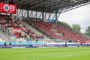 Rot Weiß Oberhausen Fans in Essen Pokalfinale 25.05.2024