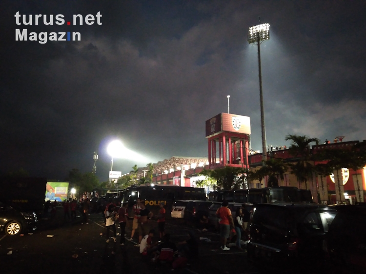 Foto: Bali United FC vs. Persija Jakarta - Bilder von Fußball in