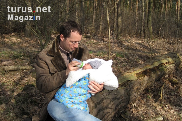 Foto Picknick mit Baby im Wald  Bilder von 