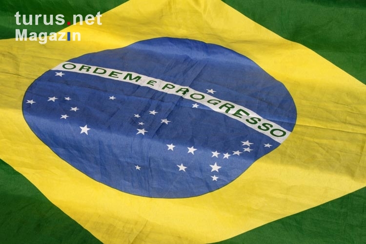 Foto: brasilianische Flagge - Bilder von Fans der ...