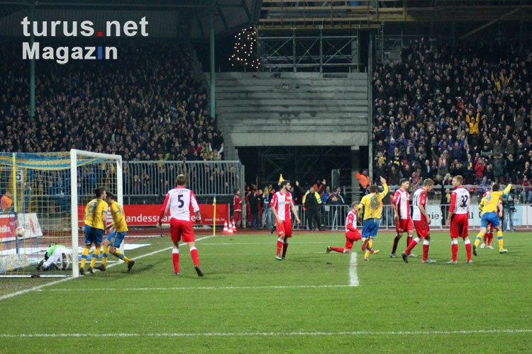 Foto: Tor für Eintracht Braunschweig gegen Union - Bilder ...