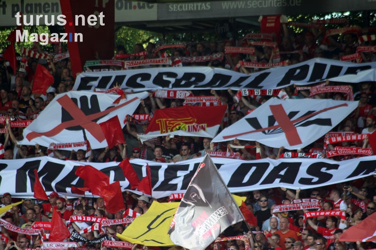 Foto: Fans des 1. FC Union Berlin, Auftaktspiel gegen ...