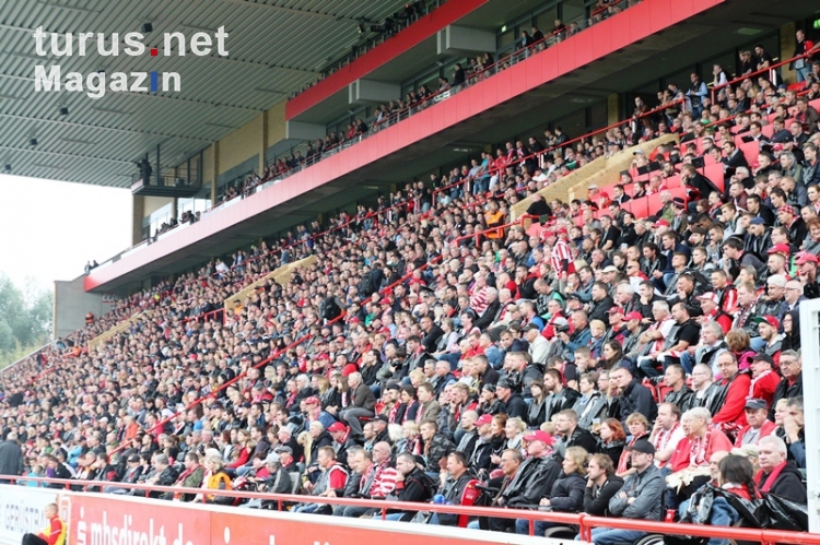 Foto: Unioner protestieren gegen RB Leipzig - Bilder von 1 ...