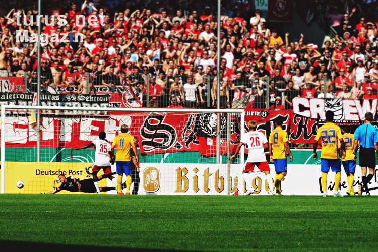 Foto: Eintracht Braunschweig beim Halleschen FC - Bilder ...