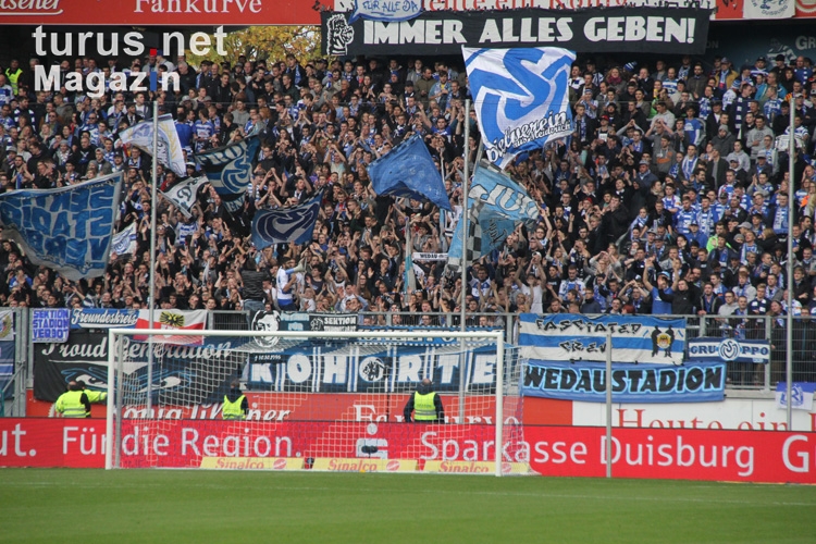 Foto: MSV Duisburg Fan-Support gegen den FCN 2015 - Bilder ...