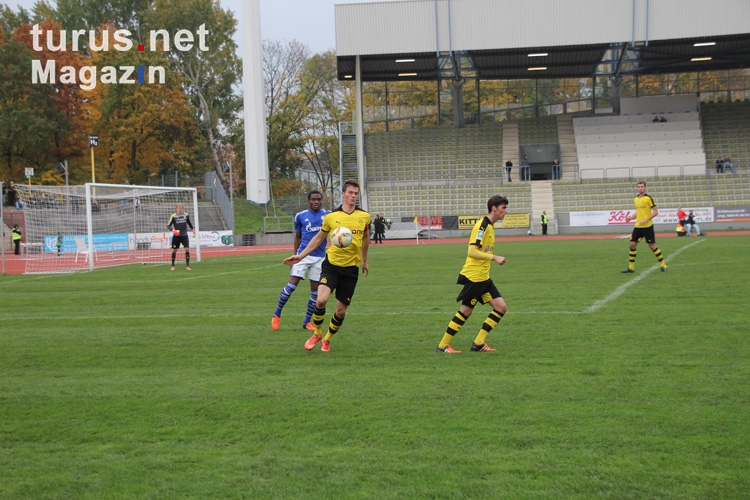 Foto: Kleines Derby Schalke U23 gegen Borussia Dortmund ...