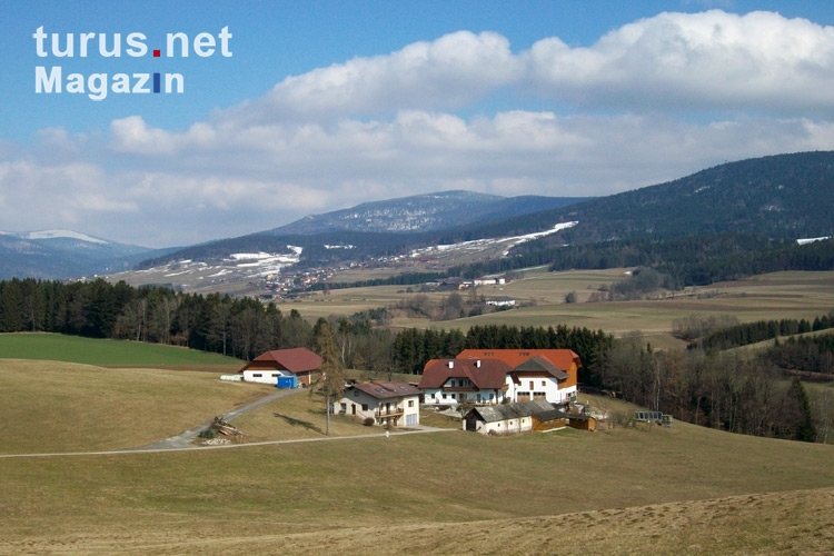 Foto Hugelige Landschaft In Niederosterreich Bilder Von Osterreich Turus Net Magazin