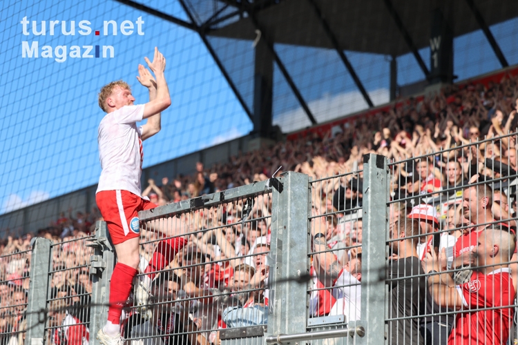Ron Berlinski auf dem Zaun der West Pokalfinale Essen 25.05.2024