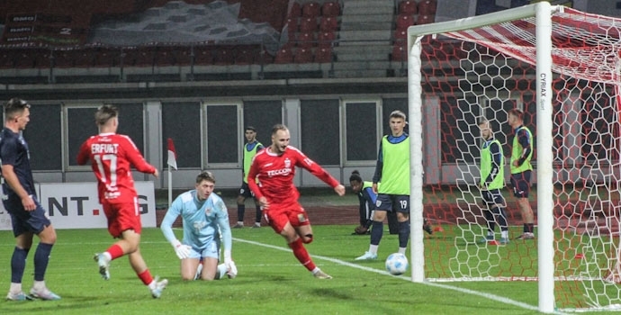 Rot-Weiß Erfurt vs. Babelsberg 03: Wo die Liebe manchmal hinfällt …