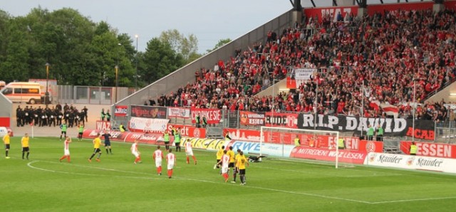 RWE vs. KFC : Pokalfinale-Warmup für Essen, Abstiegsniederlage für Uerdingen