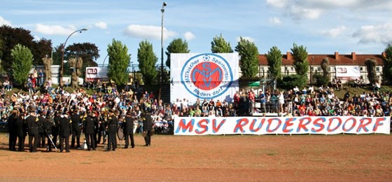 MSV 19 Rüdersdorf vs. FC Energie Cottbus: Fußballfest vor großer Kulisse im Stadion Glück auf